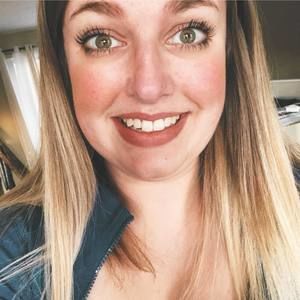 Meet your Posher, Larissa